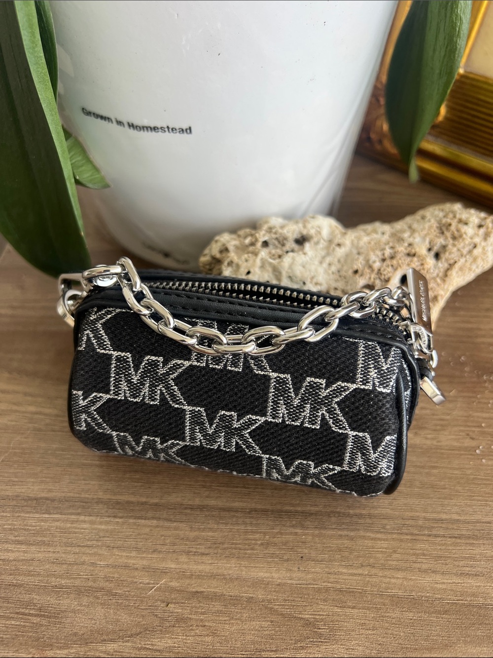 New without tags- Michael Kors Micro Barrel Coin or Lipstick Pouch 🩶